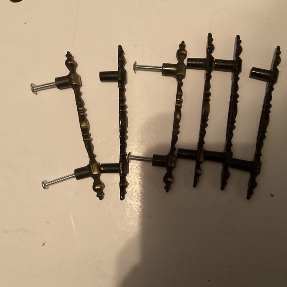 6 matching vintage Amerock pull handles from the 70’s, restoration projects. - Picture 6 of 9